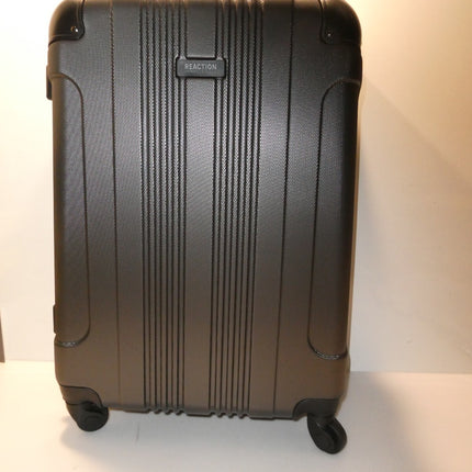 Kenneth Cole REACTION Out of Bounds Lightweight Hardshell 4-Wheel Spinner 24inch