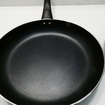 Amazon Basics 3-Piece Non-Stick Frying Pan Set - 20.32 cm, 25.4 cm, and 30.48 cm