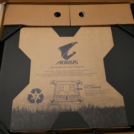 GIGA GTX1080/8G D5X/17.3"QHD 120Hz G-Sync IPS/i7-7820HK/DDR4-240032G(16G*2)/M.2