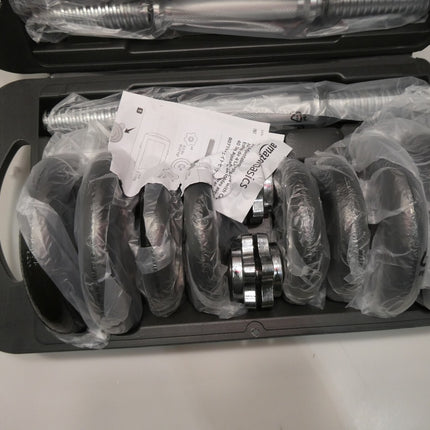 AmazonBasics Adjustable Barbell Lifting Dumbells Weight Set with Case - 17.2 kg,