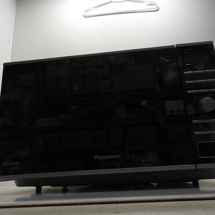 Panasonic NNST75LB Family Size Genius Cyclonic Inverter 1200 W Microwave Oven, B