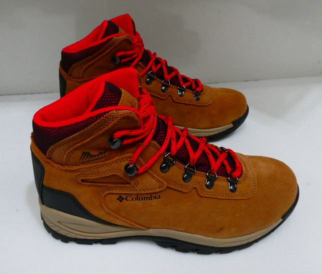 Columbia Women's Newton Ridge Plus Waterproof Amped Hiking Boots, Elk, US 9