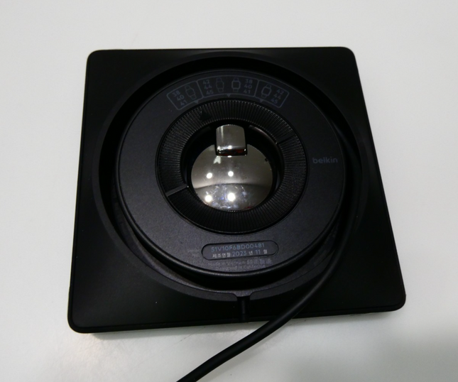 Belkin Apple Watch Fast Charger, MFi Certified Wireless Fast Charging Travel Pad