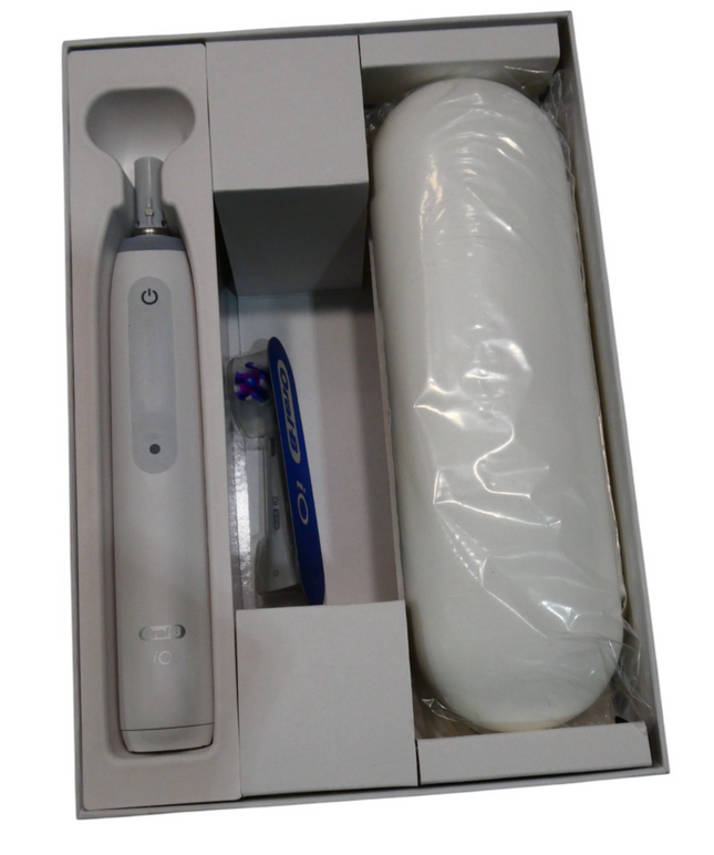 Oral-B iO Series 3 Electric Toothbrush with (1) Brush Head, Rechargeable, White