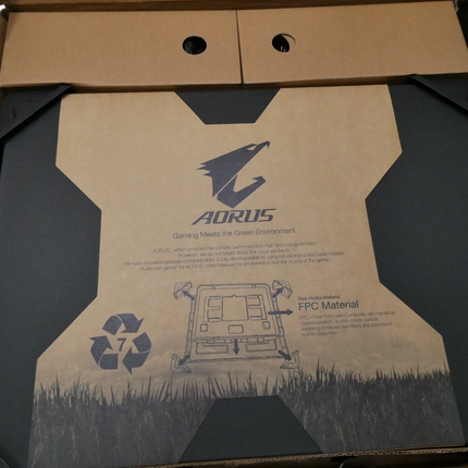 GIGA GTX1080/8G D5X/17.3"QHD 120Hz G-Sync IPS/i7-7820HK/DDR4-240032G(16G*2)/M.2