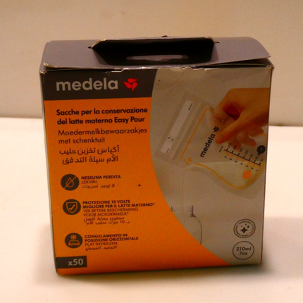 Medela Easy Pour Breastmilk Storage Bags | 50 Count 210ml