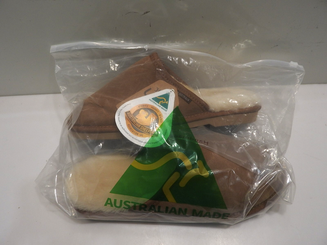 UGG Men's Scuff Slipper, Chestnut, Size - 11