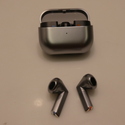 Samsung Galaxy Buds3 Wireless Earbuds - Silver, Bluetooth, Noise Cancelling