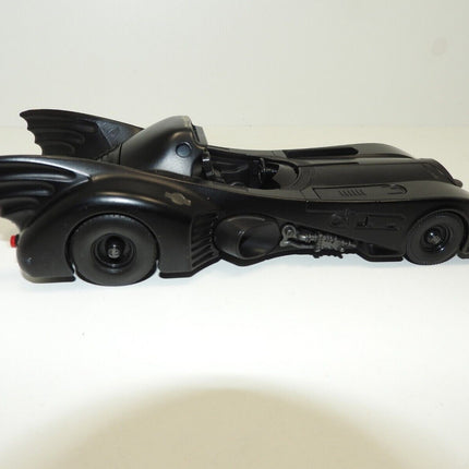 Jada Hollywood Rides 1989 Batman Batmobile & Figure 1:24 Diecast Model Car