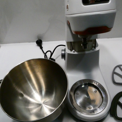 Sunbeam MXM7000WH 600W Mixmaster HeatSoft Planetary Stand Mixer - Sliver