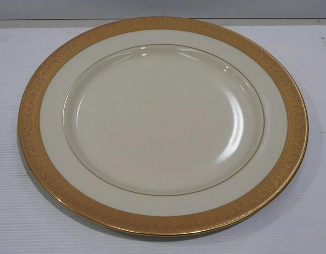 Lenox Westchester 10.5" Bone China Dinner Plate (Part number: 110801000)