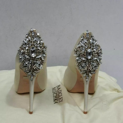 Badgley Mischka Women's Kiara Platform Pump, Ivory Size - 5.5 M US