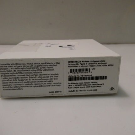 Apple AirPods with MagSafe Wireless Charging Case 3rd Gen MME73ZA/A