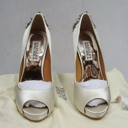 Badgley Mischka Women's Kiara Platform Pump, Ivory Size - 5.5 M US