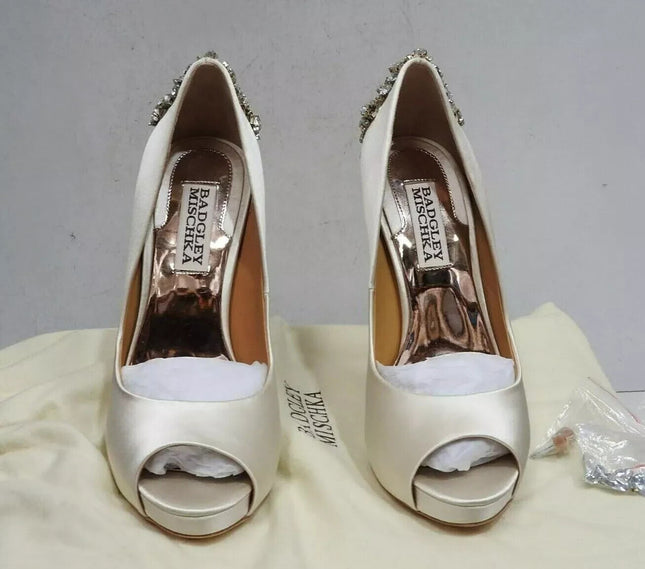 Badgley Mischka Women's Kiara Platform Pump, Ivory Size - 5.5 M US