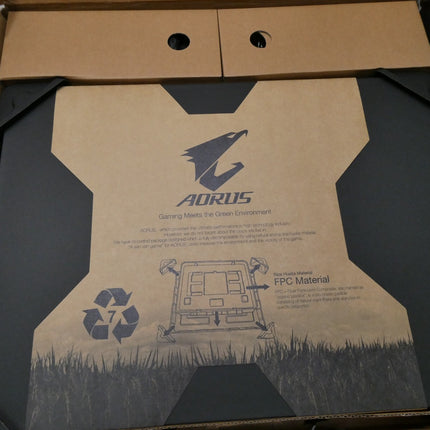 GIGA GTX1080/8G D5X/17.3"QHD 120Hz G-Sync IPS/i7-7820HK/DDR4-240032G(16G*2)/M.2