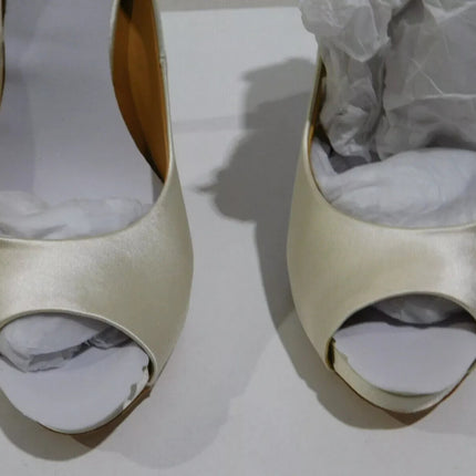 Badgley Mischka Women's Kiara Platform Pump, Ivory Size - 5.5 M US