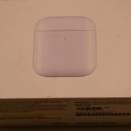 Apple AirPods with Charging Case (2nd Generation)