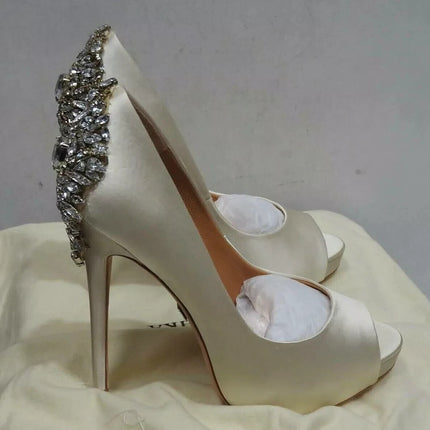 Badgley Mischka Women's Kiara Platform Pump, Ivory Size - 5.5 M US