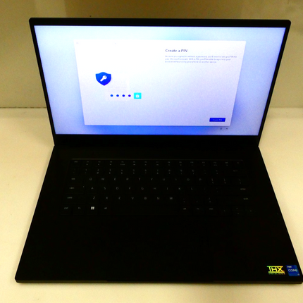 Razer 15.6" Razer Blade 15 Intel Core i7 16GB DDR5 RAM | 1TB SSD Gaming Laptop