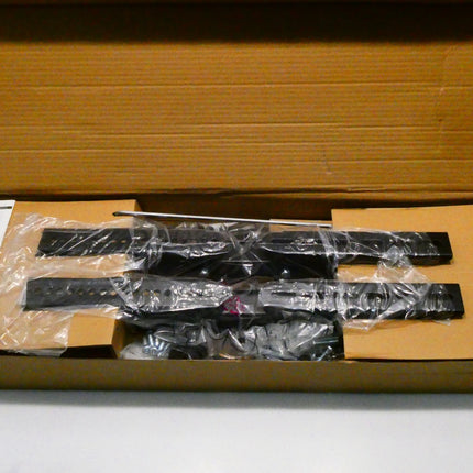 Startech.com Flat-screen TV Wall Mount for 32in to 70 in LCD, LED or plasma TV F