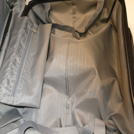 Amazon Basics Hardside Expandable Spinner Suitcase, Light Blue, 55cm Carry-On