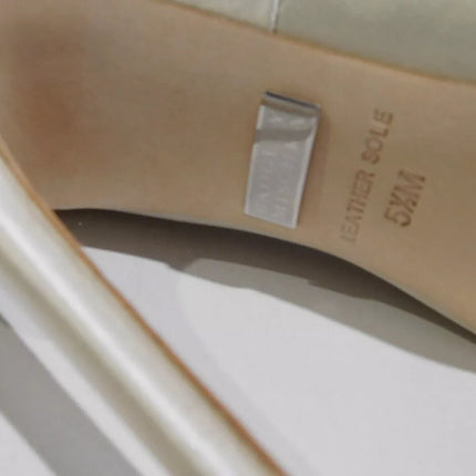 Badgley Mischka Women's Kiara Platform Pump, Ivory Size - 5.5 M US