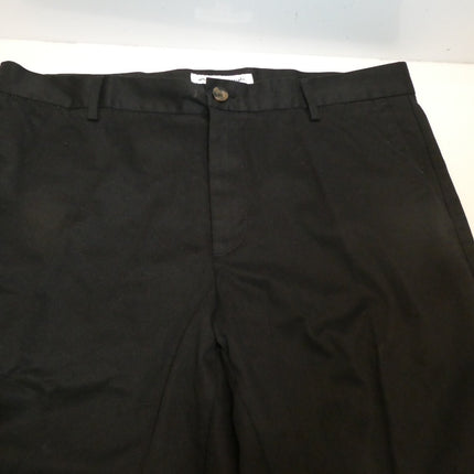 Amazon Essentials Men's Slim-Fit Wrinkle-Resistant Flat-Front Chino Pant, Black,