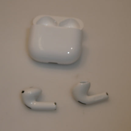 Apple AirPods 4 with Active Noise Cancellation MXP93ZA/A - White