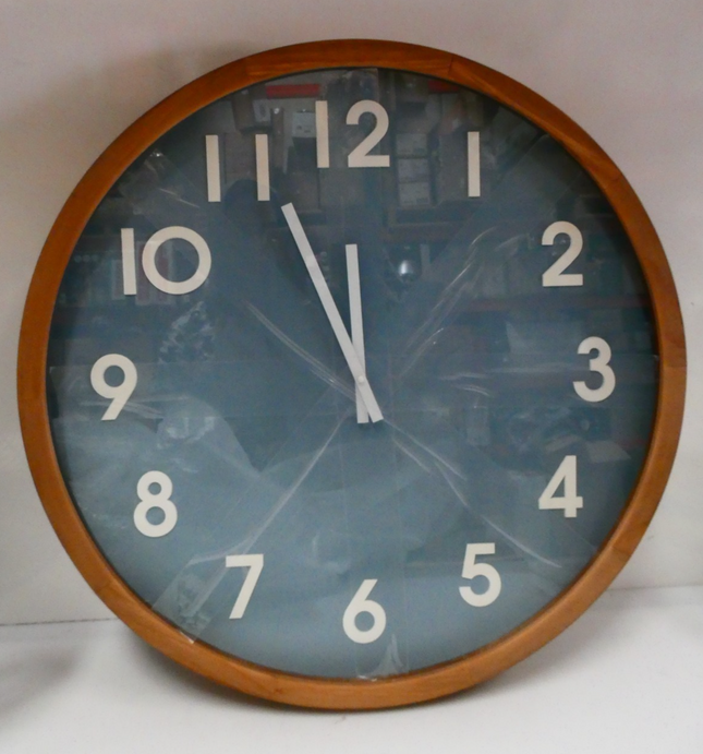 Amalfi TYCLAM5685BL Leonard Wall Clock