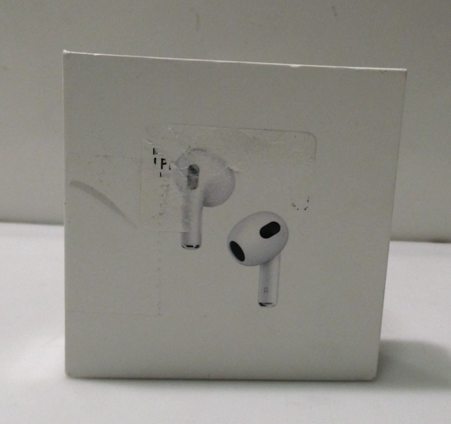 Apple AirPods with MagSafe Wireless Charging Case 3rd Gen MME73ZA/A